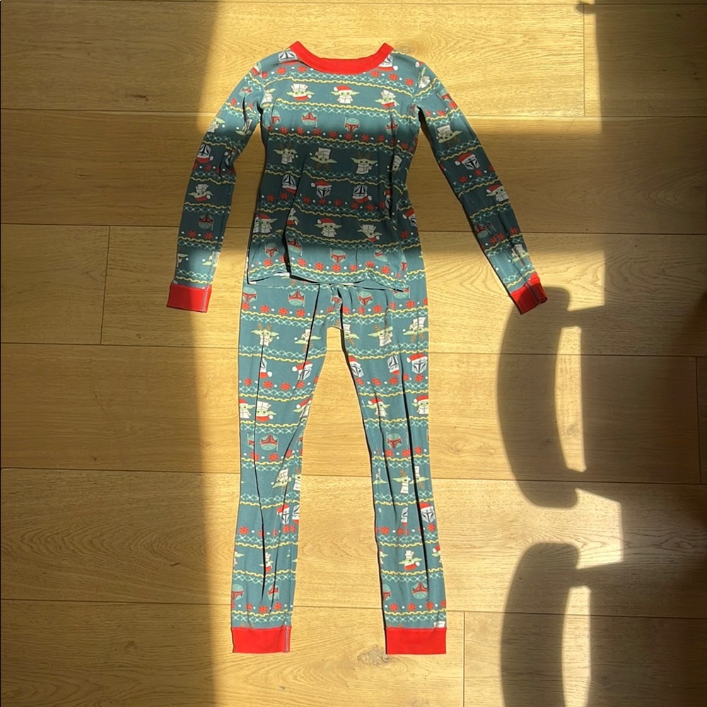 Cozy Red and Green Pajama Sets for Relaxing Evenings